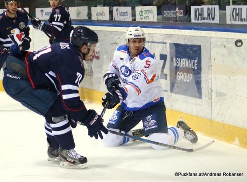 HC Slovan Bratislava - Lada Togliatti  Juraj Mikus #71, Dmitri Kostromitin #5 Ondrej Nepela Arena ©Puckfans.at/Andreas Robanser