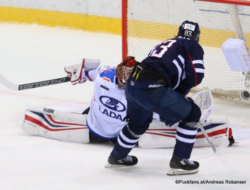 HC Slovan Bratislava - Lada Togliatti  Lukas Kaspar  #83, Anton Krasotkin #20 Ondrej Nepela Arena ©Puckfans.at/Andreas Robanser
