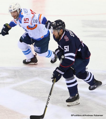 HC Slovan Bratislava - Lada Togliatti  Alexander Nesterov #15, Ivan Svarny #51 Ondrej Nepela Arena ©Puckfans.at/Andreas Robanser