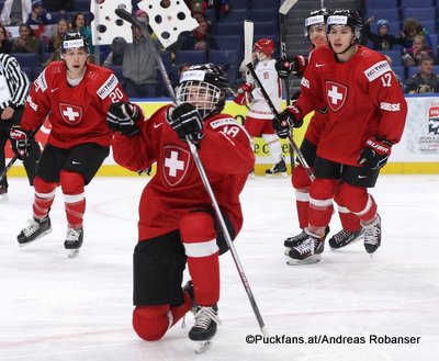 IIHF World Juniors 2018 SUI - BLR Elia Riva #17, Valentin Nussbaumer #18, Sven Leuenberger #20 Key Bank Center ©Puckfans.at/Andreas Robanser