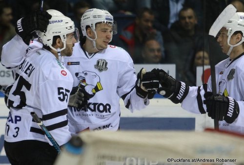 HC Slovan Bratislava - Traktor Chelyabinsk Nick Bailen #55, Alexei Kruchinin #78 Ondrej Nepela Arena ©Puckfans.at/Andreas Robanser