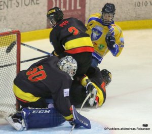 Erste Liga Qualification Round: Vienna Capitals - ASC Brasov Dusan Sidor #50, Lukas Piff #2 Albert Schultz-Eishalle ©Puckfans.at/Andreas Robanser