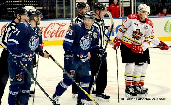 Dinamo Minsk - Kunlun Red Star Artyom Volkov #85, Alexander Pavlovich #71, Cory Kane #47 ©Puckfans.at/Anton Ziuzenok