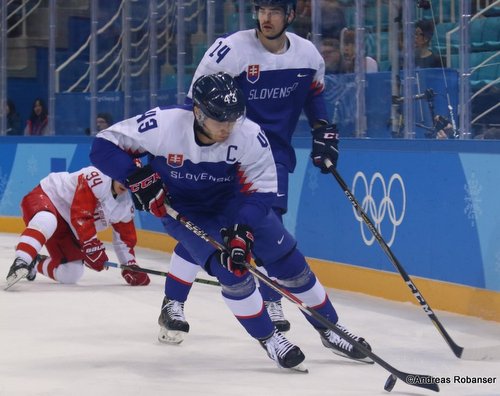 Olympic Winter Games Pyeongchang 2018 SVK - OA RUS Alexander Barabanov #94, Tomas Surovy #43, Peter Ceresnak #14 Gangneung Hockey Centre ©Andreas Robanser