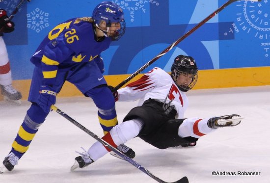 Olympic Winter Games Pyeongchang 2018 Women: SWE - SUI Alina Müller #25, Hanna Olsson #26 Kwandong Hockey Centre ©Andreas Robanser