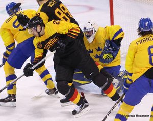 Olympic Winter Games Pyeongchang 2018 Men: SWE - GER Jonas Ahnelöv #51, Frank Mauer #28, David Wolf #89, Jhonas Enroth #1 Kwandong Hockey Centre ©Andreas Robanser