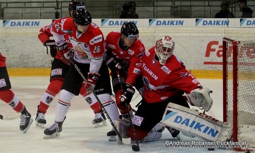 ÖEHV Test AUT - HUN Csanad Erdely #26, David Madlener #31 Eissportzentrum Kagran ©Puckfans.at/Andreas Robanser