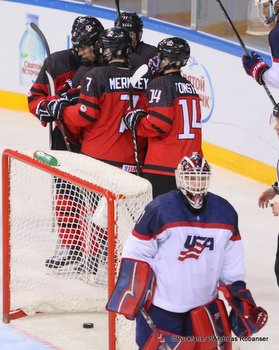 IIHF U18 World Championship CAN - USA Drew DeRidder #1, Liam Foudy #17, Cole Fonstad #14, Raphael Lavoie #25, Ryan Merkley #7 Arena Magnitogorsk ©Puckfans.at/Andreas Robanser