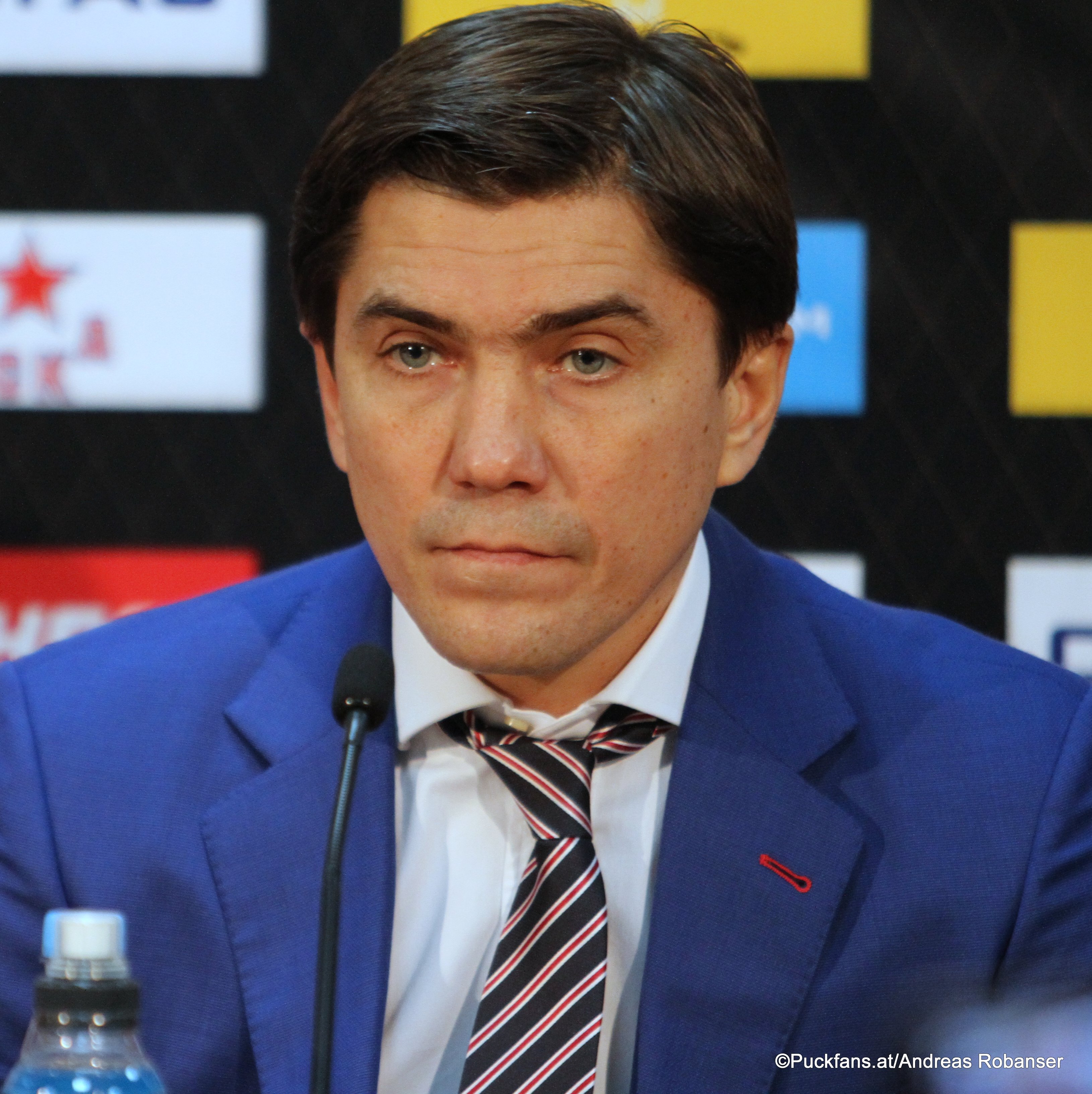 CSKA Head Coach Igor Nikitin ©Puckfans.at/Andreas Robanser