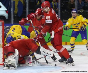 IIHF World Championship SWE - BLR Mattias Janmark #13, Ivan Kulbakov #31, Dmitri Korobov #89 Royal Arena, Copenhagen ©Puckfans.at/Andreas Robanser