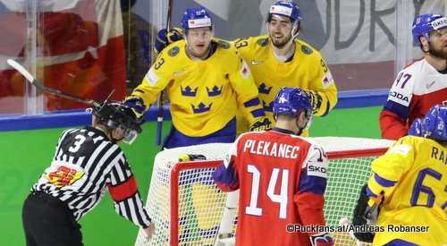 IIHF World Championship SWE - CZE Mattias Janmark #13, Mika Zibanejad #93, Tomas Plekanec #14 Royal Arena, Copenhagen ©Puckfans.at/Andreas Robanser