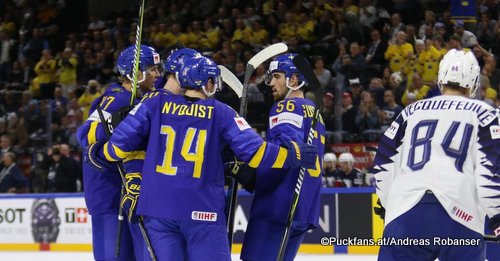 IIHF World Championship SWE - FRA Gustav Nyquist #14, Erik Gustafsson #56, Kevin Hecquefeuille Royal Arena, Copenhagen ©Puckfans.at/Andreas Robanser