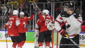 IIHF World Championship Semifinal: CAN - SUI Reto Schäppi #19, Simon Moser #82, Connor McDavid #97 Royal Arena, Copenhagen ©Puckfans.at/Andreas Robanser
