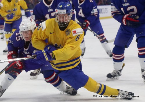 Rasmus Dahlin #8, Sweden IIHF World Juniors 2018 ©Puckfans.at/Andreas Robanser