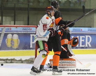Energie Icehockey Trophy 2018 Graz 99ers - HC Sparta Praha Lukas Rousek #10, Thomas Höneckl #33 Eishalle Liebenau ©Puckfans.at/Andreas Robanser