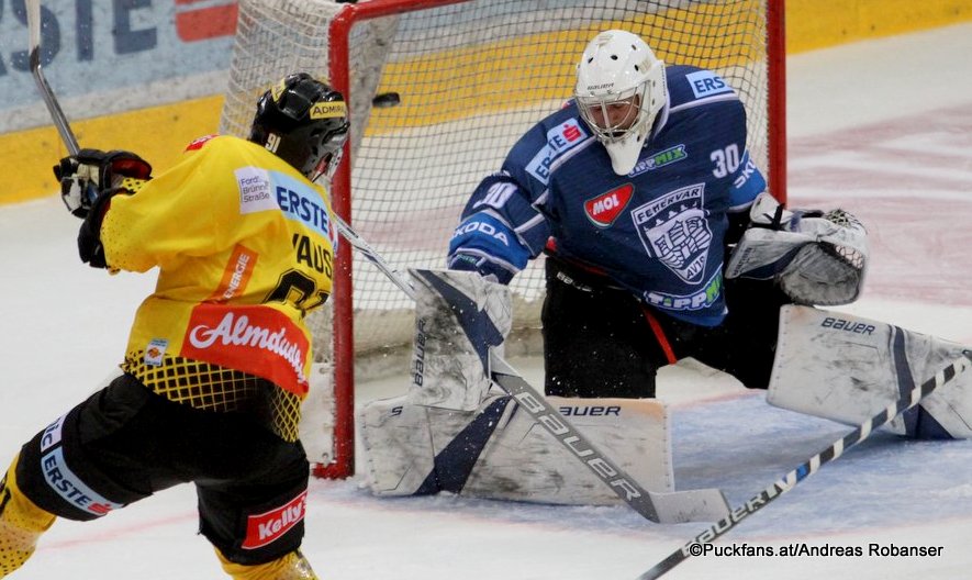 Vienna Capitals - Fehervar AV19 Taylor Vause #91, Mac Carruth #30 ©Puckfans.at/Andreas Robanser