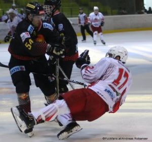 Vienna Capitals II - Gyergyói HK Mario Fischer #54, Roland Benedek #17 ©Puckfans.at/Andreas Robanser