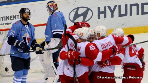 HC Slovan Bratislava - Spartak Moskau Jeff Taffe #20, Marek Ciliak #1, Andrei Kuteikin #45, Alexander Osipov #37. Andrei Kuteikin #45 ©Puckfans.at/Andreas Robanser