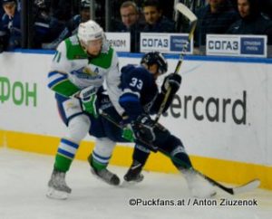 Dinamo Minsk - Salavat Yulaev Ivan Drozdov #33, Anton Burdasov #71 ©Puckfans.at / Anton Ziuzenok