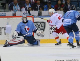 HC Slovan Bratislava - Jokerit Helsinki Jakub Stepanek #30, Geoff Platt #16, Mario Grman #7 ©Puckfans.at/Andreas Robanser