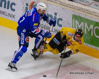 Vienna Capitals - EC VSV Matt Pelech #21, Chris DeSousa #82 © Andreas Urban