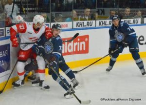 Dinamo Minsk - Spartak Moskau Vyacheslav Leshchenko #27, Dmitry Znakharenko #73, Beau Bennett #78 ©Puckfans.at/Anton Ziuzenok