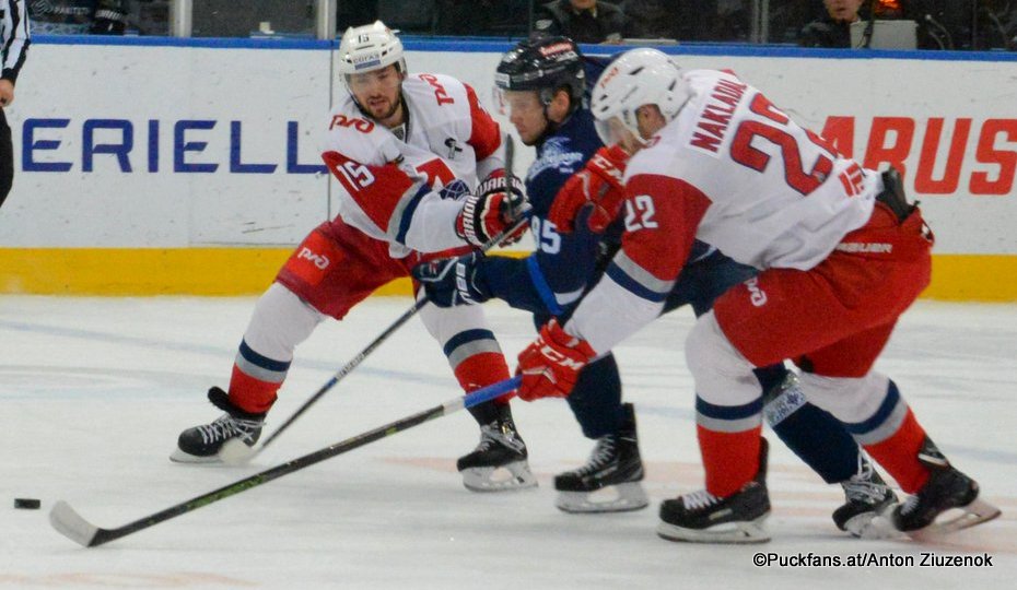 Dinamo Minsk - Lokomotiv Yaroslavl Artyom Volkov #85, Brandon Kozun #15, Jakub Nakládal #22 ©Puckfans.at/Anton Ziuzenok