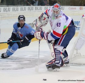 KHL World Games 2018 Vienna HC Slovan Bratislava - CSKA Moskau Michal Repik #26, Magnus Hellberg #45 ©Puckfans.at/Andreas Robanser