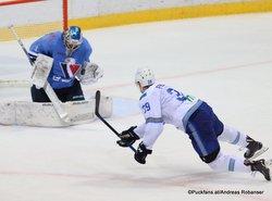 HC Slovan Bratislava - Barys Astana Marek Ciliak #1, Matt Frattin #39 ©Puckfans.at/Andreas Robanser