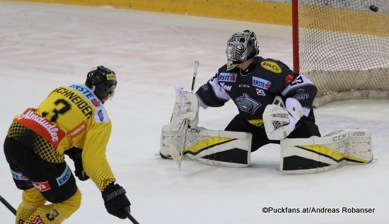 Vienna Capitals - Dornbirner EC Peter Schneider #3, Rasmus Rinne #29 ©Puckfans.at/Andreas Robanser