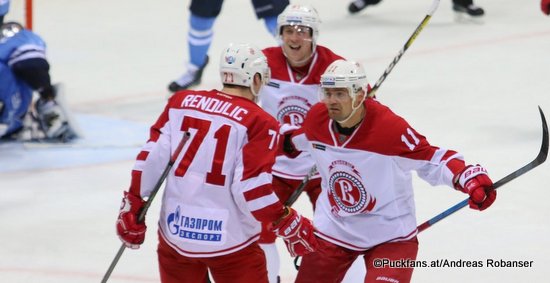 HC Slovan Bratislava - Vityaz Podolsk Borna Rendulic #71, Igor Golovkov #11 ©Puckfans.at/Andreas Robanser