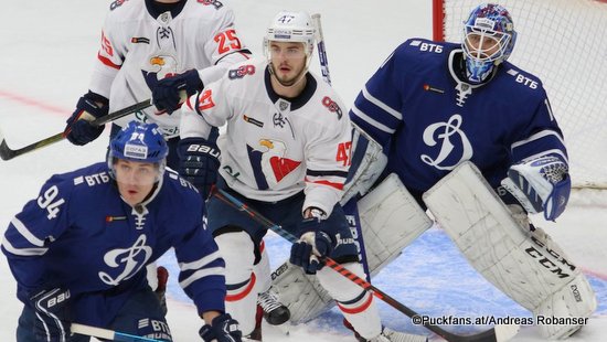 HC Dynamo Moskau - HC Slovan Bratislava Andrei Mironov #94, Casey Bailey #25, Mário Lunter #47, Alexander Yeryomenko #1 Megasport Arena ©Puckfans.at/Andreas Robanser