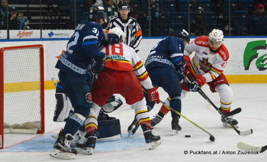 Dinamo Minsk - Kunlun Red Star Ilya Khokhlov #32, Brandon Yip #18, Cory Kane #47 © Puckfans.at / Anton Ziuzenok