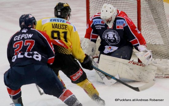 Vienna Capitals - Medvescak Zagreb Taylor Vause #91, Mark Cepon #27, Ivan Lisutin #84 ©Puckfans.at/Andreas Robanser