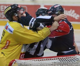 Vienna Capitals - Medvescak Zagreb Philippe Lakos #4, Sébastien Sylvestre #12 ©Puckfans.at/Andreas Robanser