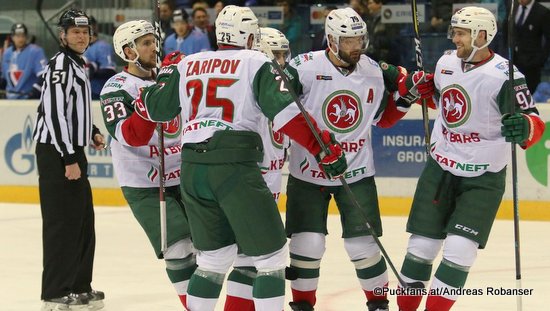 HC Slovan Bratislava - Ak Bars Kazan Albert Yarullin  #33, Danis Zaripov #25, Andrei Markov  #79, Jiri Sekac #92 ©Puckfans.at/Andreas Robanser