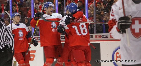 IIHF World Juniors CZE - SUI Martin Kaut #16, Martin Necas #18 Rogers Place, Vancouver ©Puckfans.at/Andreas Robanser