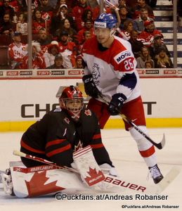 IIHF World Juniors CAN - CZE Michael DiPietro #1, Krystof Hrabik #26 Rogers Place, Vancouver ©Puckfans.at/Andreas Robanser