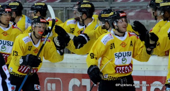 Torjubel Vienna Capitals Emilio Romig #13, Taylor Vause #91 ©Puckfans.at/Andreas Robanser