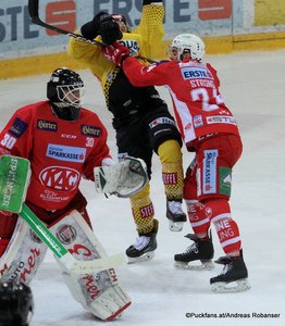 Vienna Capitals - EC KAC Lars Haugen #30, Steven Strong #24 ©Puckfans.at/Andreas Robanser