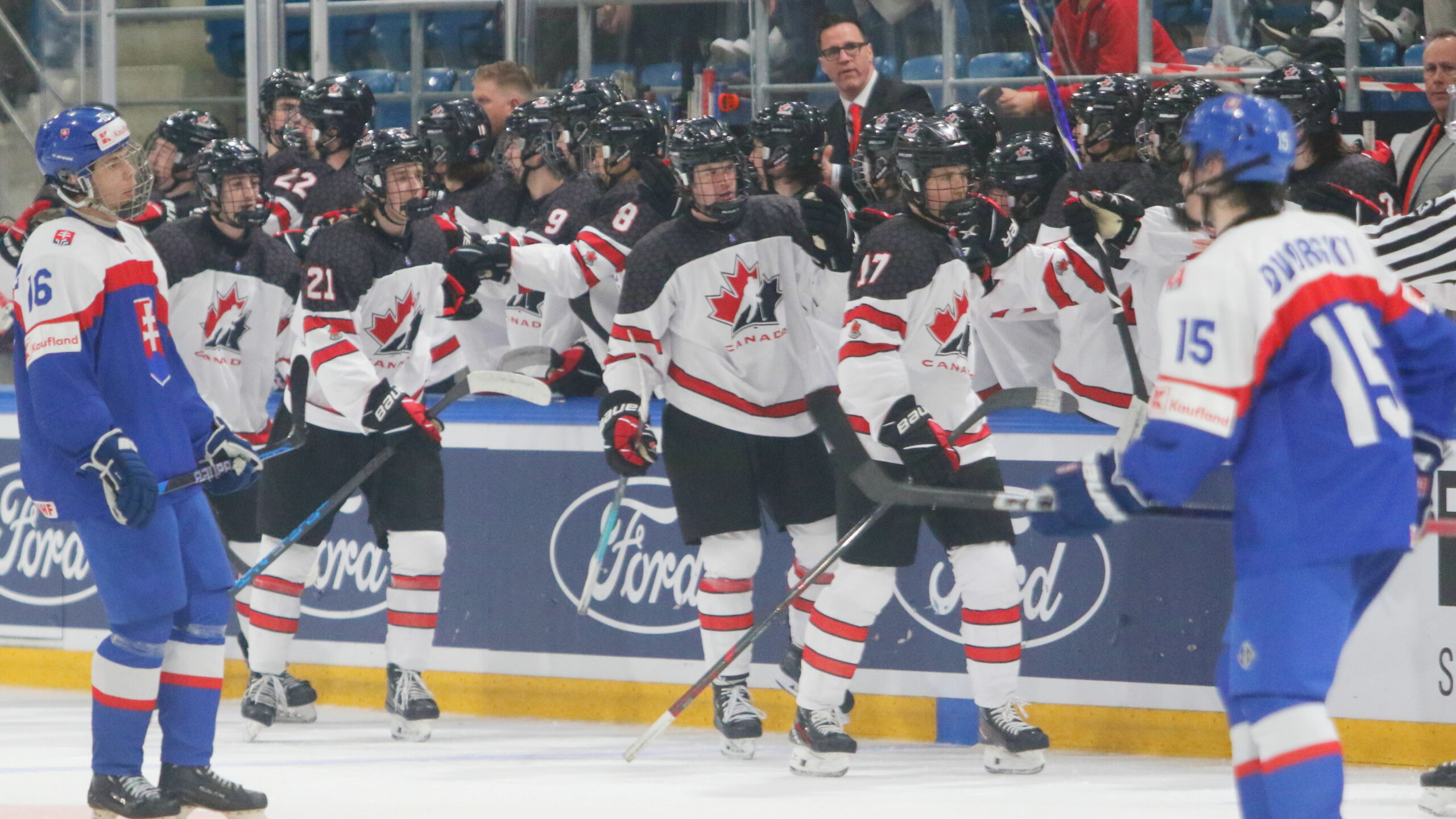 Kanada mit Glück zu Bronze - World of Hockey