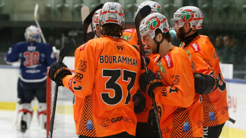 Moser Medical Graz 99ers vs. Hydro Fehervar AV 19. Gustav Bouramman #37, Renars Krastenbergs #11, Patrik Kittinger #67 Photo: Werner Krainbucher / Puckfans.at