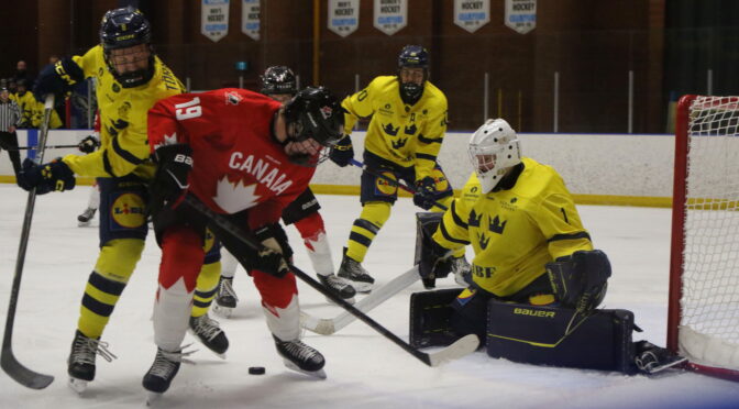 Photo Gallery Hlinka Gretzky Cup Pre-Game CAN – SWE 3:1